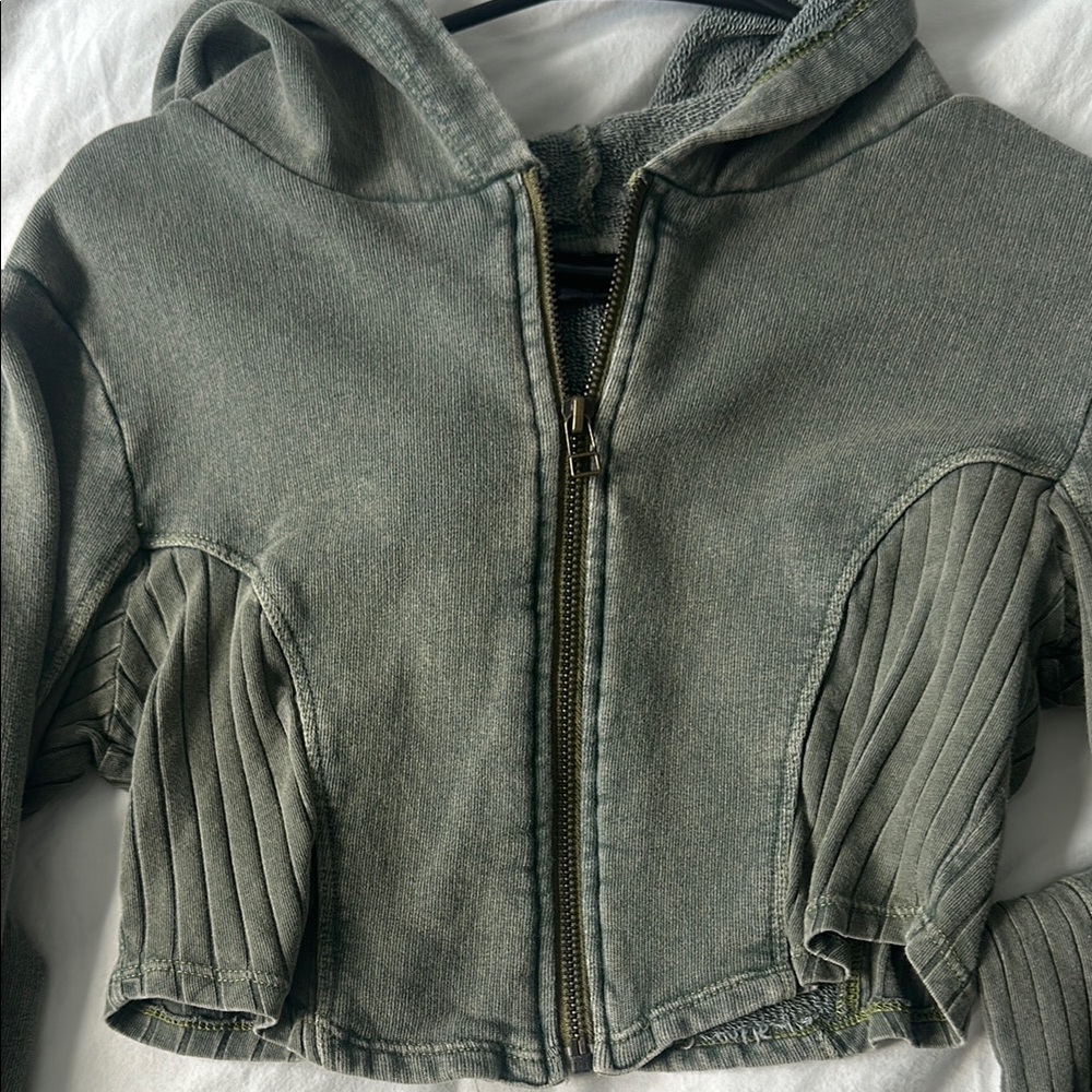 Cropped Jacket - Picture 3 of 4